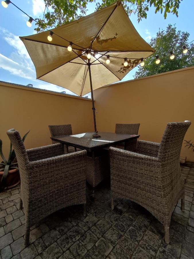 Hotelise I Tulip Apartment Ереван Экстерьер фото